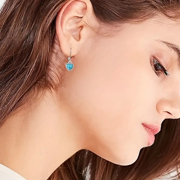 Jewelry - Elegant Blue Heart Earrings